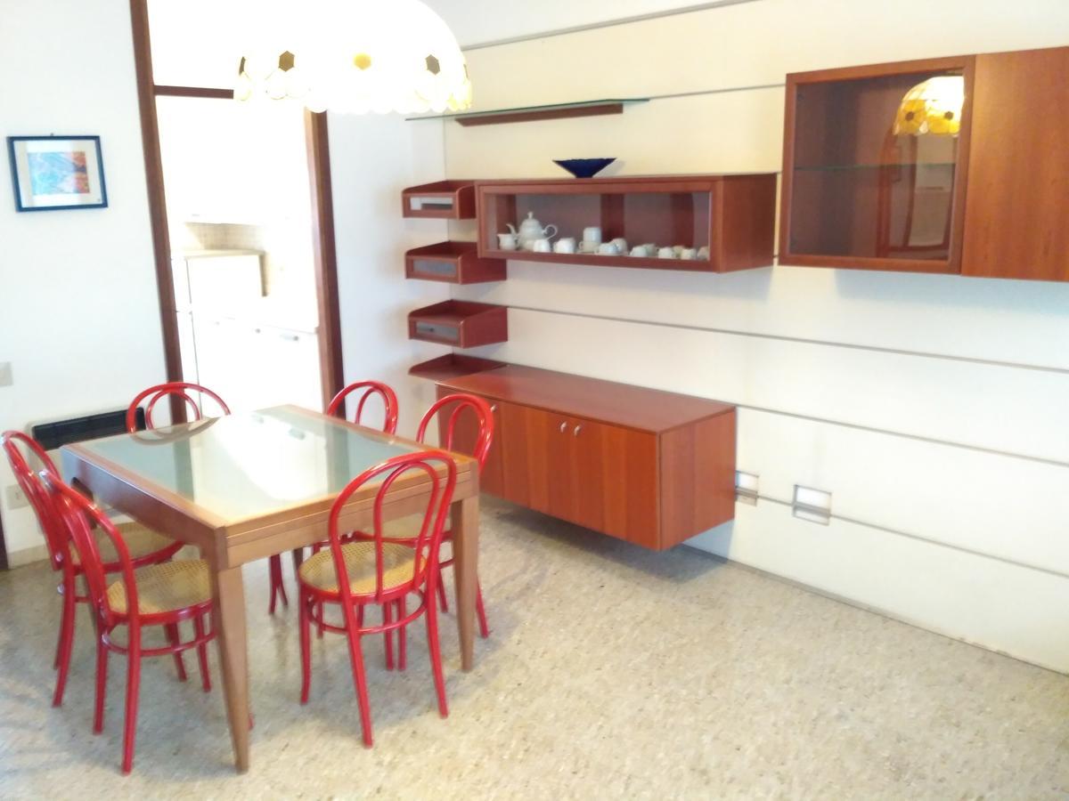 Condominio Villa Chiara Lignano Sabbiadoro Esterno foto