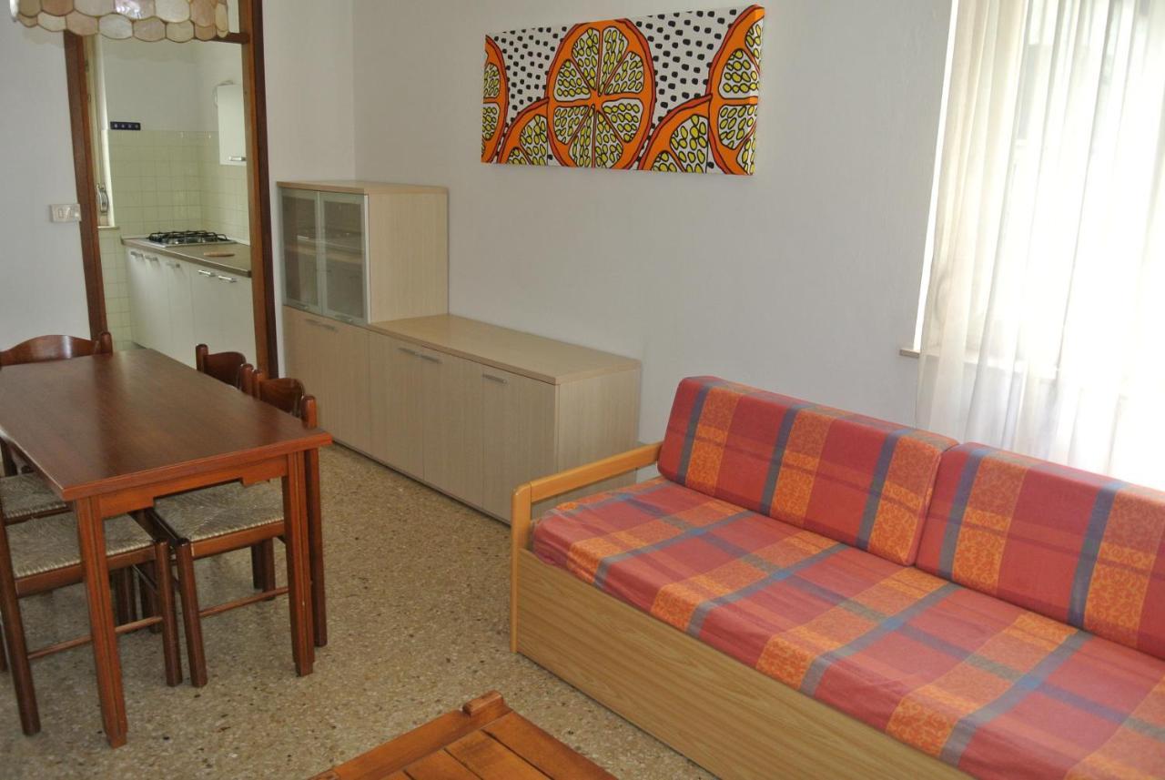 Condominio Villa Chiara Lignano Sabbiadoro Esterno foto