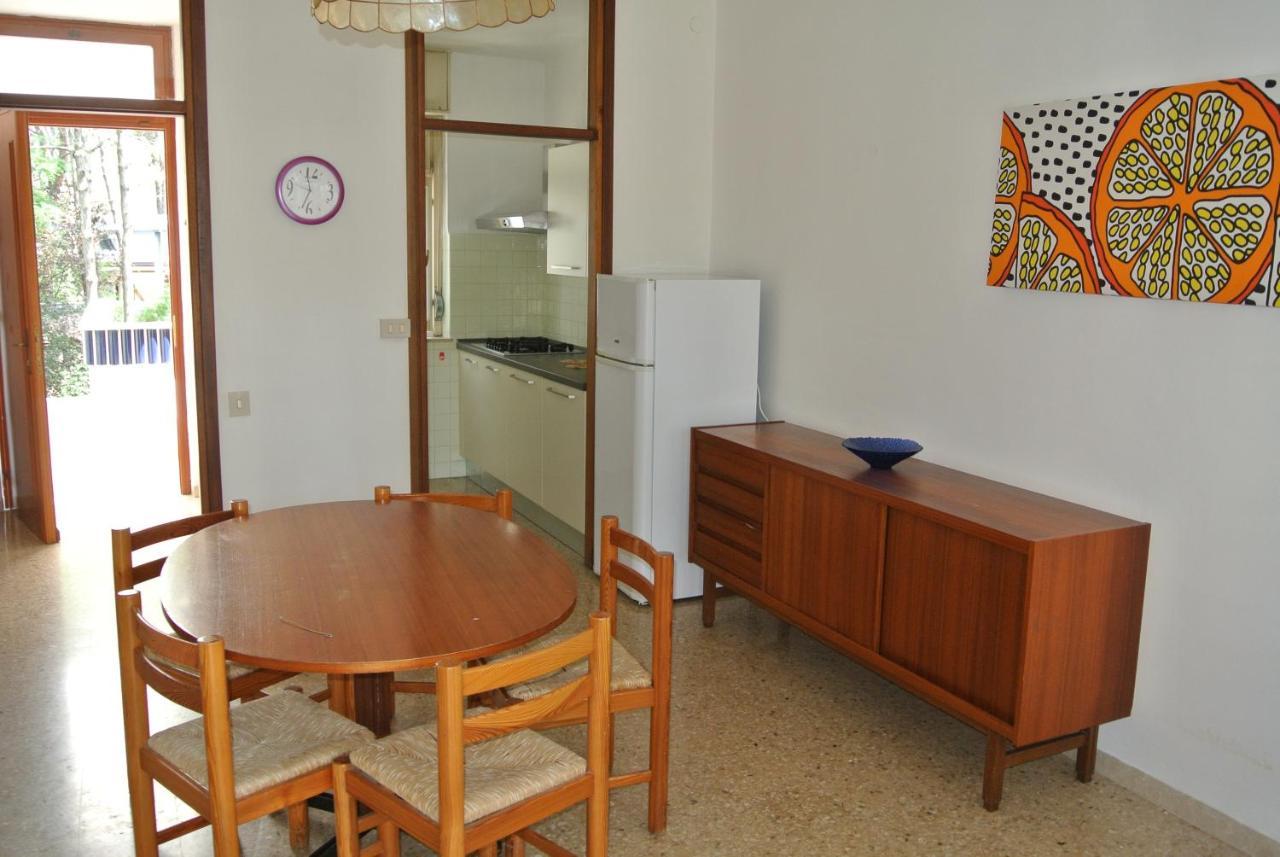Condominio Villa Chiara Lignano Sabbiadoro Esterno foto