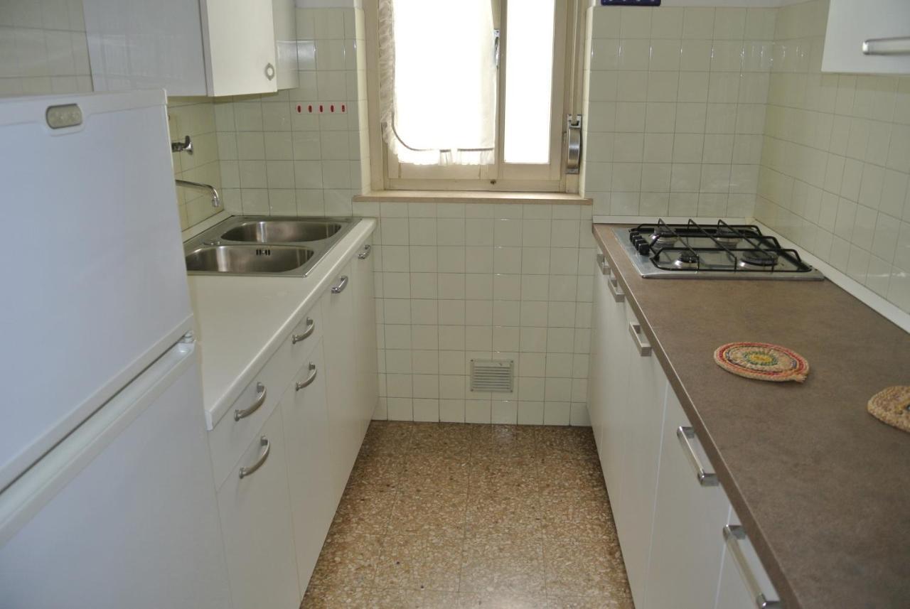 Condominio Villa Chiara Lignano Sabbiadoro Esterno foto